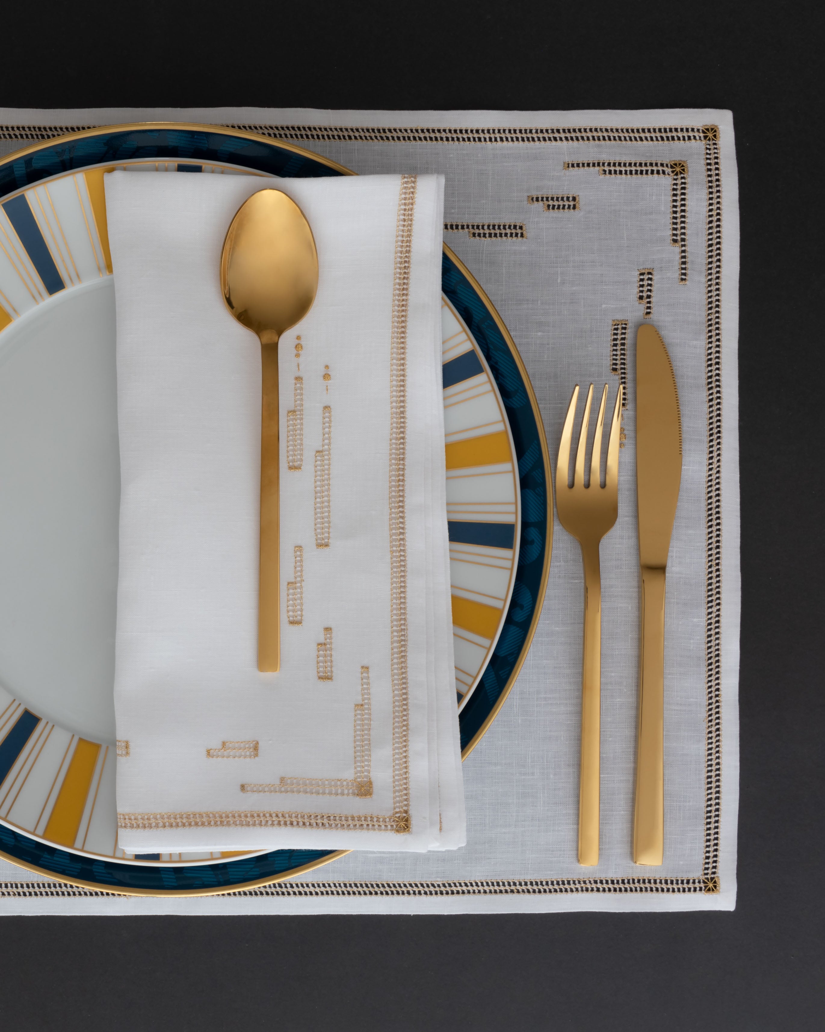 Patricia Napkin & Placemat in Gold